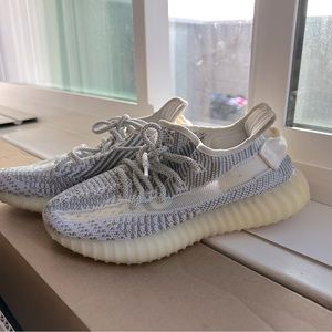 2018
Yeezy Boost 350 V2 'Static Reflective'